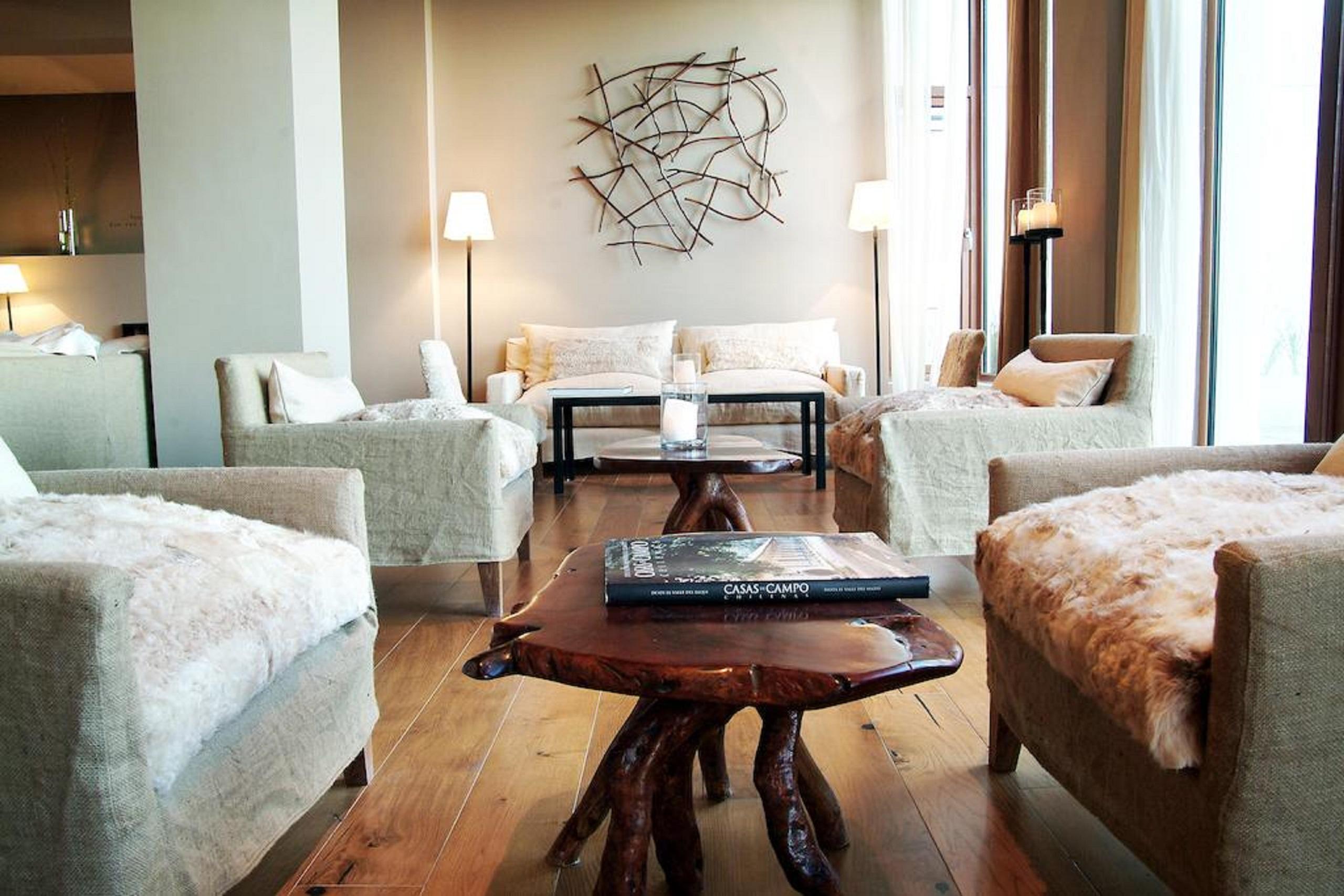 Enjoy Puerto Varas Buitenkant foto The interior of a suite at the Hotel de la Paix