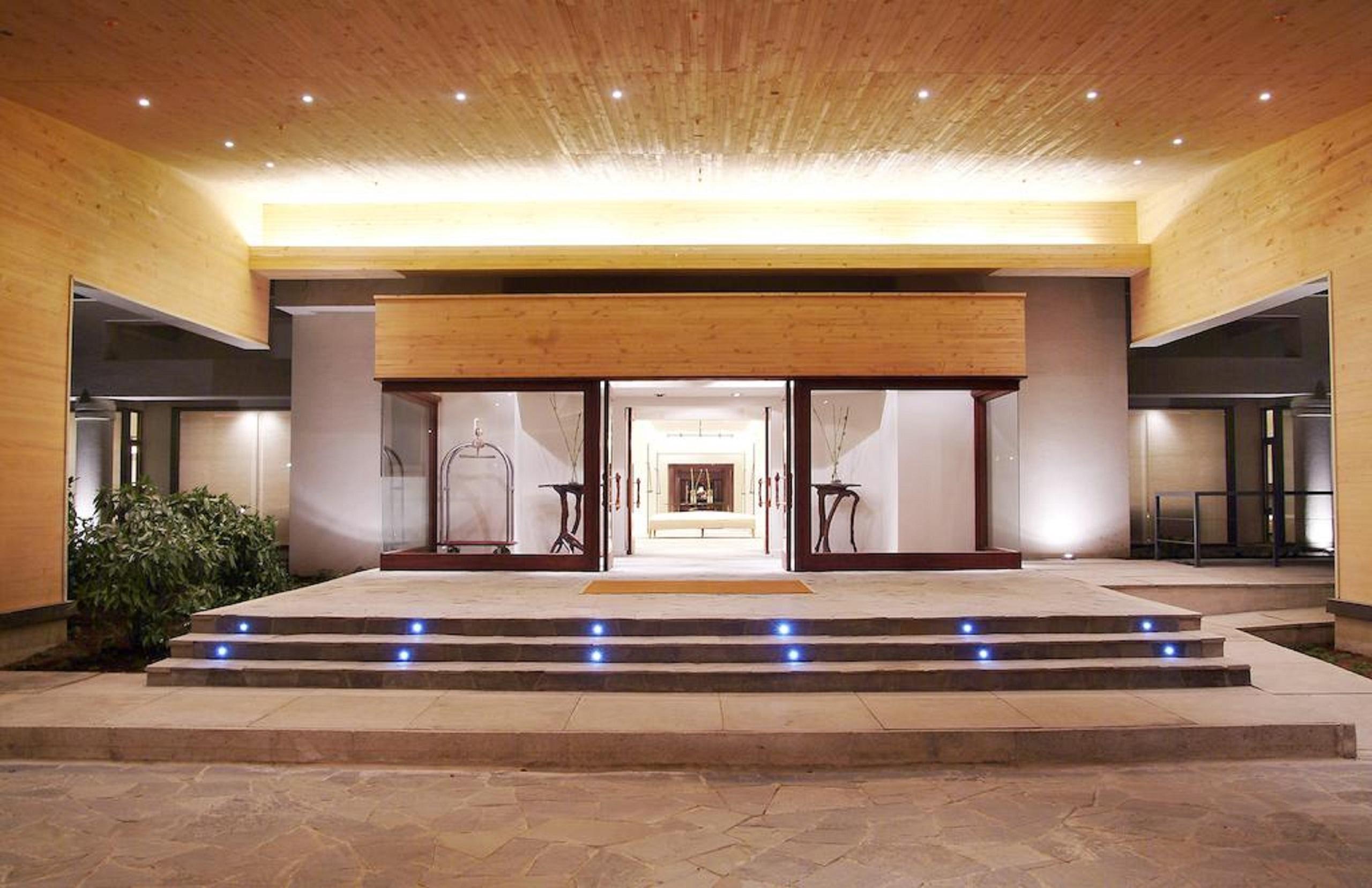 Enjoy Puerto Varas Buitenkant foto Entrance to the hotel